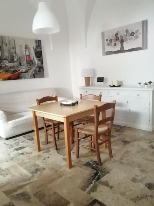 Alloggio Incantevole Storico Apartment Carovigno Exterior photo